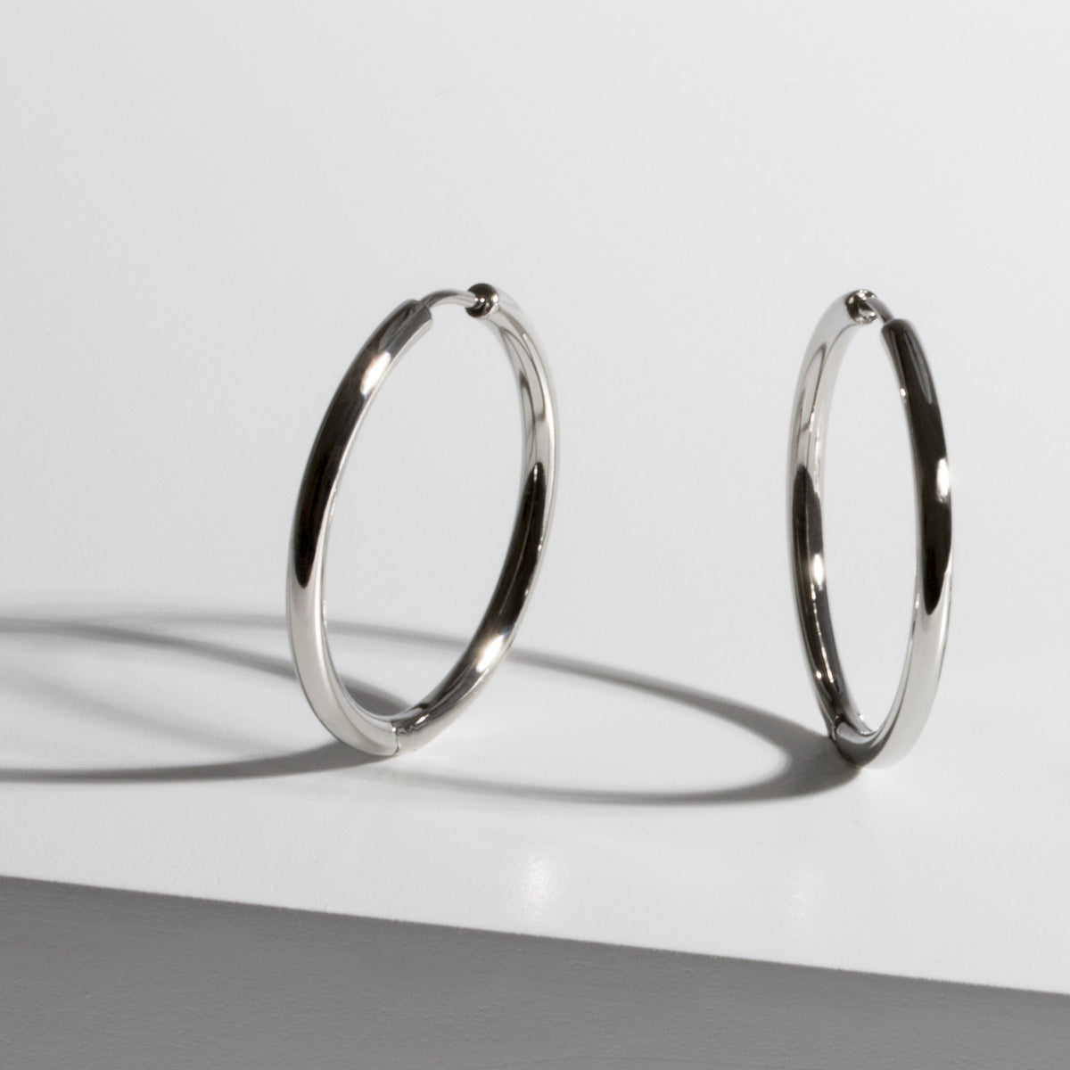 stainless-plain-hoop-earrings-hypoallergenic-T217E003AR-MIA